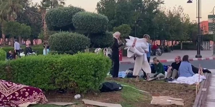 Сотни жителей Марракеша были вынуждены ночевать на улице после землетрясения