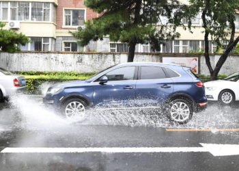 Более 22 тысяч жителей японского города призвали эвакуироваться из-за опасной погоды