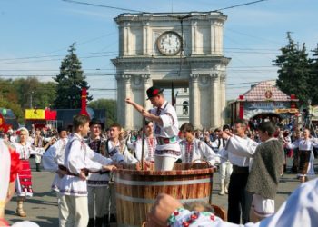 Ziua Națională a Vinului revine pe 7 și 8 octombrie. Cea de-a 22-a ediție a evenimentului va aduna 90 de vinificatori din întreaga țară | VIDEO