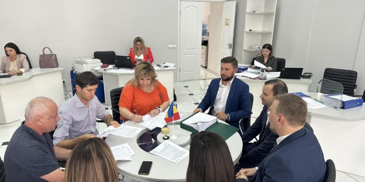 Încă doi pretendenți la fotoliul de primar al Capitalei au depus actele pentru înregistrarea în cursa electorală. Cine sunt aceștia | VIDEO