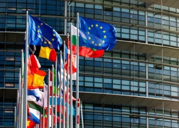 Eurodeputații au adoptat legea pentru consolidarea industriei europene de apărare prin achiziții comune: Buget de 300 de milioane de euro | VIDEO