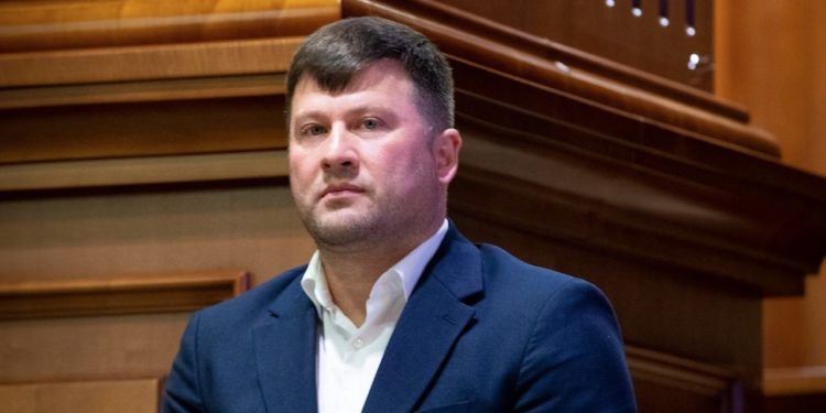 La câteva ore după ce ministrul Justiției a cerut plecarea lui Iulian Muntean, proaspătul membru al CSM a dezvăluit că își va depune demisia pentru a „nu compromite activitatea instituției” | VIDEO