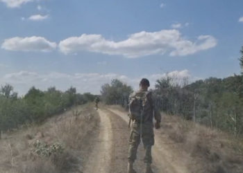 Ministerul Apărării de la București recunoaște că bucăţi dintr-o dronă au fost găsite pe teritoriul României: Autoritățile analizează resturile pentru a verifica dacă este vorba de un aparat rusesc | VIDEO