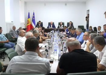 Adunarea Populară din Găgăuzia nu a votat nici astăzi noua componență a Comitetului executiv. Deputat: Dați-i voie bașcanului să lucreze | VIDEO