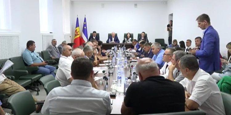 Adunarea Populară din Găgăuzia nu a votat nici astăzi noua componență a Comitetului executiv. Deputat: Dați-i voie bașcanului să lucreze | VIDEO