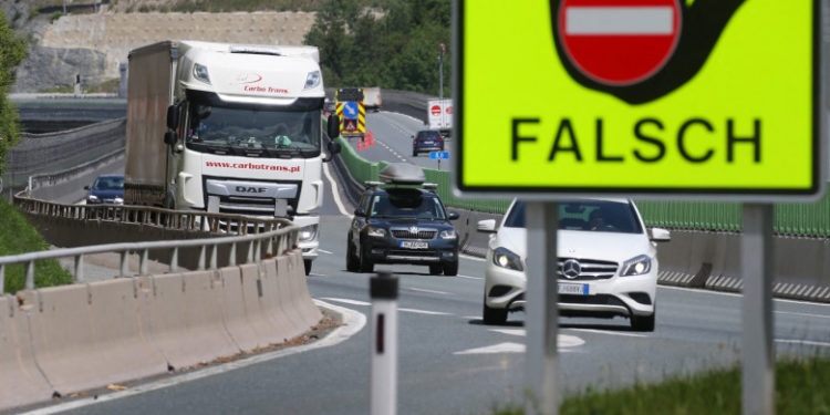 Italia va da în judecată Austria pentru că-i blochează camioanele de marfă. „Ne confruntăm cu un act de violenţă şi aroganţă politică”