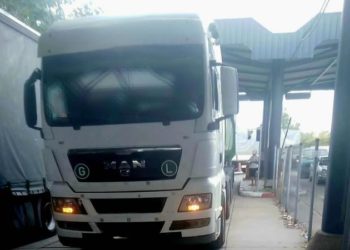 Un moldovean, prins în timp ce voia să iasă din țară cu un TIR, fără permis de conducere