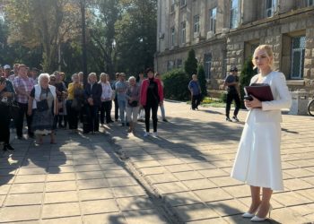 Marina Tauber a primit listele de subscripție ca să adune semnături pentru susținerea sa în calitate de candidat independent la funcția de primar în Bălți: În Capitala de Nord, aceasta a fost întâmpinată de simpatizanți și susținători | VIDEO