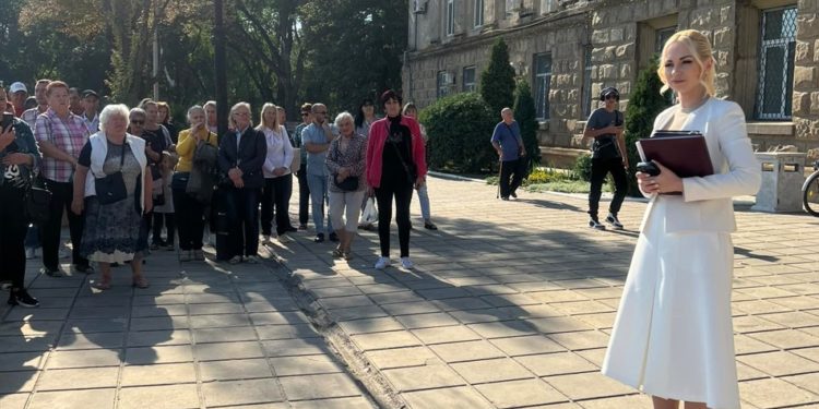 Marina Tauber a primit listele de subscripție ca să adune semnături pentru susținerea sa în calitate de candidat independent la funcția de primar în Bălți: În Capitala de Nord, aceasta a fost întâmpinată de simpatizanți și susținători | VIDEO