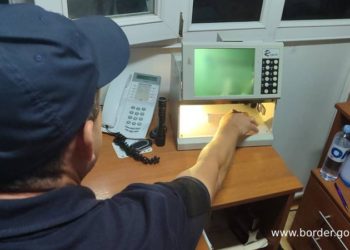 Un ucrainean, prins cu două permise de conducere falsificate, la vamă. Ce le-a spus polițiștilor de frontieră