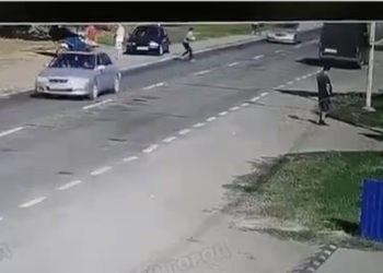 Traversarea neregulamentară a străzii i-a luat viața unui bărbat: cu pepenele verde în brațe, cumpărat de pe marginea drumului, a fost lovit de o mașină