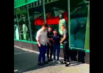 Încă un tik-toker a fost încătușat de polițiști: Tânărul, cunoscut în mediul online cu pseudonimul „Caras”, este cercetat penal fiind suspectat de îndemnul de a presta servicii sexuale online | VIDEO