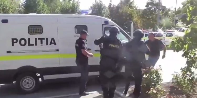 Un moldovean de 50 de ani, anunțat în căutare internațională din anul 2005, a fost extrădat din Bulgaria | VIDEO