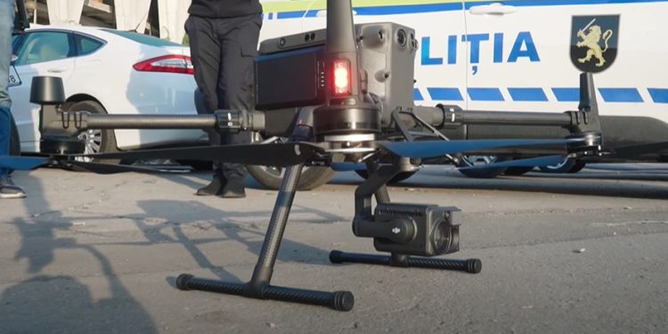 IGP, cu ochii pe șoferii care au circulat pe banda destinată transportului public: Oamenii legii au folosit o dronă pentru a depista pe cei care încalcă legea | VIDEO