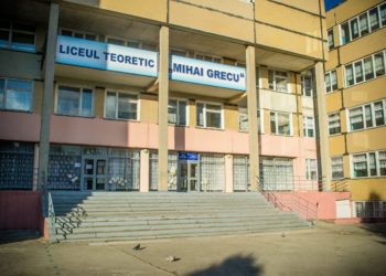 Directorul liceului „Mihai Grecu”, despre alerta cu bombă: Ne-am mobilizat pentru a evacua cât mai repede copiii din clădire | VIDEO