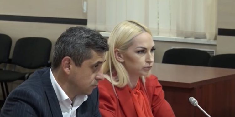 CEC a respins cererea Marinei Tauber privind refuzul comisiei de la Bălți de a o înregistra în cursa electorală. Deputatul a părăsit ședința în semn de protest, menționând că aceasta a fost una de fațadă | VIDEO