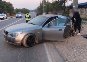 Accident teribil la Sîngerei: Un automobil s-a izbit într-un pilon