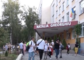 Liceul Teoretic Natalia Gheorghiu din Capitală, la 55 de ani de la fondare. Ilan Șor, cel care și-a făcut studiile în cadrul instituției, a oferit un cadou generos și a adresat un mesaj de felicitare | VIDEO