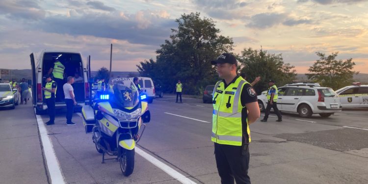 Полиция устроила «фильтр» на выезде из Кишинева | FOTO/VIDEO