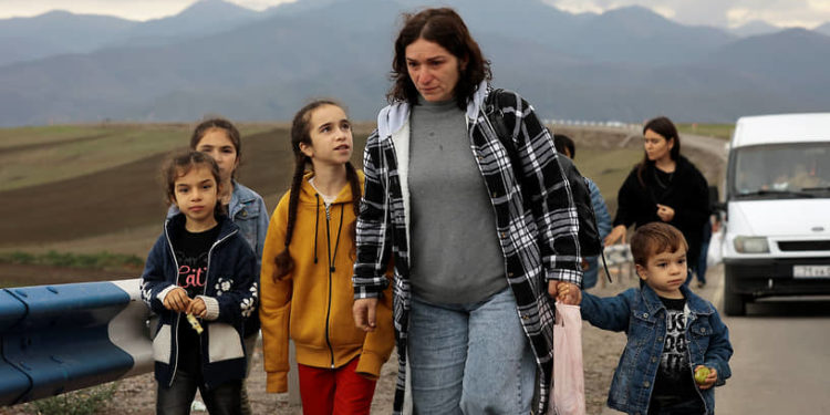 Более 100 тыс. жителей Нагорного Карабаха уехали в Армению