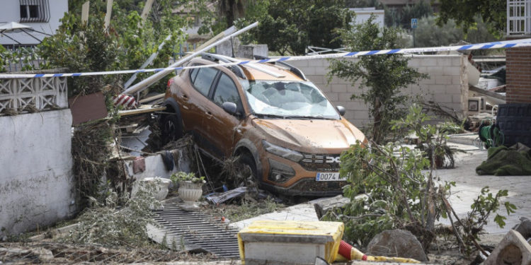 Imaginile dezastrului din Spania unde sunt inundații mai puternice ca niciodată. Trei morți, apele au prăbușit case și poduri