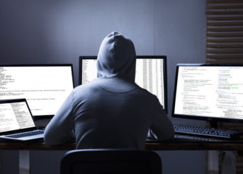 România: Bărbat căutat pentru fraude informatice cu un prejudiciu de 8 milioane de lei, prins după trei ani de căutări