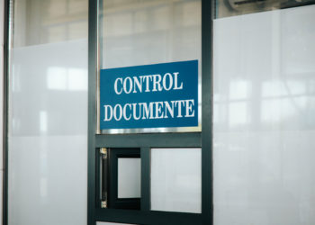 Trei documente falsificate, ridicate la frontieră de la un tânăr de 22 ani: Ar fi achitat câte 300 de euro pentru fiecare act