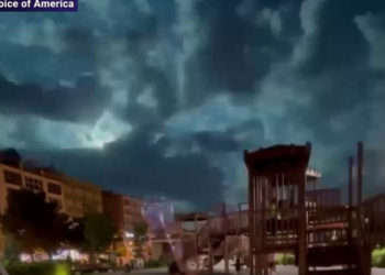 Fenomen spectaculos pe cerul Turciei. Momentul în care un meteorit de mari dimensiuni intră în atmosfera Pământului | VIDEO