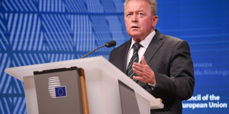 Comisarul european pentru agricultură cere prelungirea restricţiilor la importurile de cereale din Ucraina până la finalul anului