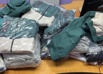 A încercat să tăinuiască de la controlul vamal unele articole vestimentare: Șoferul riscă să fie sancționat contravențional