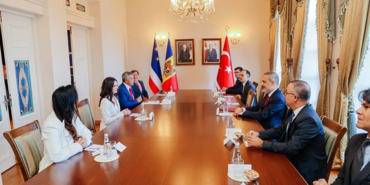 Noi priorități de cooperare între Turcia și Găgăuzia în domeniul socioeconomic și situația politică din Moldova, discutate de bașcanul Evghenia Guțul și ministrul Hakan Fidan | VIDEO
