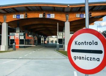 Польша стала последней страной ЕС — соседкой России, закрывшей въезд автомобилей с российскими номерами