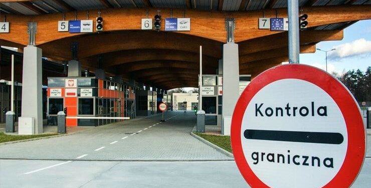 Польша стала последней страной ЕС — соседкой России, закрывшей въезд автомобилей с российскими номерами