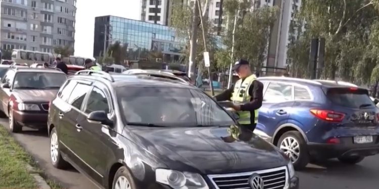 Verificări ample pe drumurile din țară. Doar la Chișinău, în două ore și jumătate, oamenii legii au întocmit 180 de procese. Care sunt cele mai frecvente încălcări | VIDEO