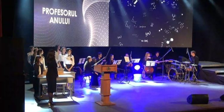 Au fost desemnați câștigătorii concursului republican „Pedagogul anului”. Cine sunt aceștia