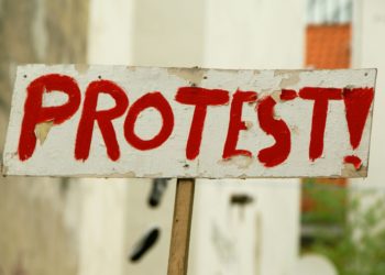 Profesorii cer majorarea salariului mediu cu circa 20%. În caz de lipsă a reacției din partea autorităților, cadrele didactice amenință cu proteste: „Suntem sătui de elogii și cuvinte frumoase” | VIDEO
