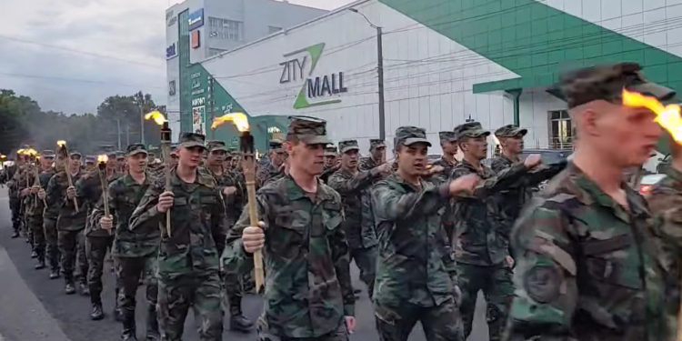 Факельные шествия в Кишиневе и Бельцах. ПСРМ: «Ассоциируются с нацистской Германией и движением „Ку-клукс-клан“» | VIDEO