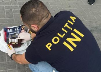 Droguri de 8.000.000 lei din Odesa, Ucraina în pachete cu hrană pentru câini: patru bărbați – reținuți