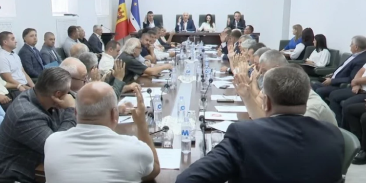 Ședință încinsă a Adunării Populare din Găgăuzia: Din a opta încercare, deputații au aprobat componența Comitetului Executiv | VIDEO