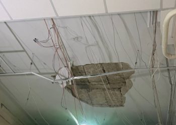 Noi detalii de la incidentul din liceul „Mircea Eliade”, unde s-a prăbușit o bucată de tavan. Explicațiile administrației școlii și reacția Direcției Educație | VIDEO