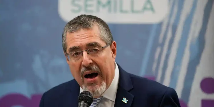 Избранный президент Гватемалы заявил о готовящемся в стране перевороте