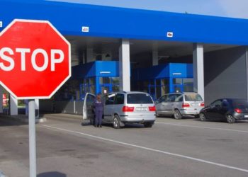 Scandal la vamă: O polițistă de frontieră a sărit la bătaie la o femeie din Ucraina. IGPF a pornit o anchetă de serviciu | VIDEO