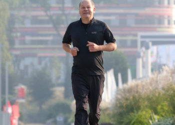 Cancelarul german Olaf Scholz a căzut la jogging şi s-a rănit la faţă. „A trebuit să-şi anuleze angajamentele” pentru duminică