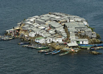 Imagini spectaculoase din Migingo, insula cât un teren de fotbal, dar superpopulată și plină de baruri și locuri de cazare | FOTO