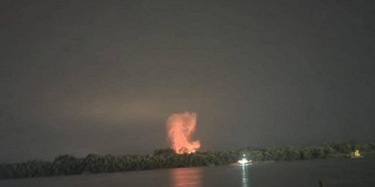 Bucăți dintr-o dronă rusească au căzut în România. Ministrul Apărării este la fața locului