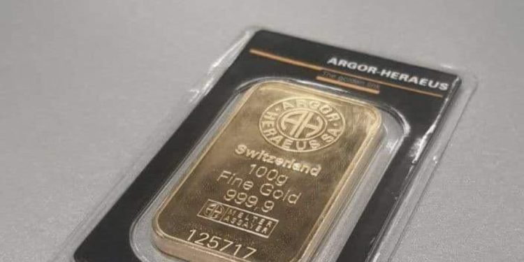 Спрятал в багаже: иностранец пытался вывезти в Турцию золотой слиток