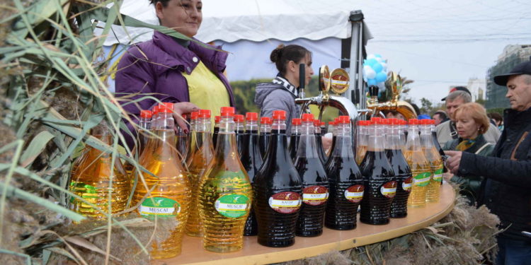 Более 90 виноделов примут участие в Национальном празднике вина