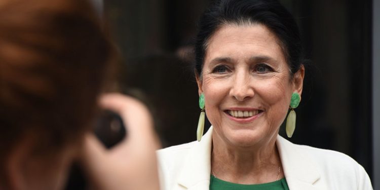 Правящей партии Грузии не хватило голосов в парламенте для объявления импичмента президенту