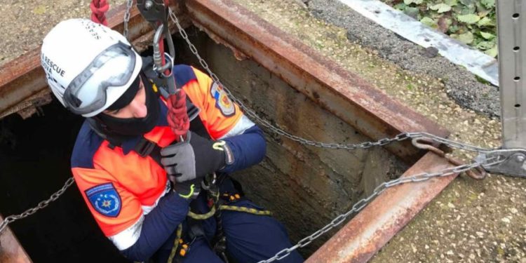 В Кишиневе мужчина провалился в шахту лифта
