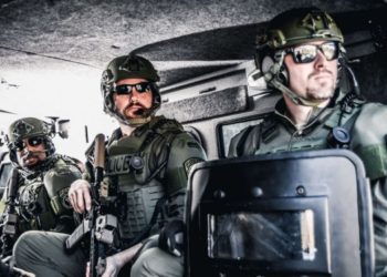 До сих пор не поймали: в США продолжают искать стрелка, убившего 18 человек